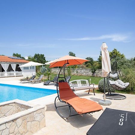Holiday House Bilos Воднян Екстериор снимка