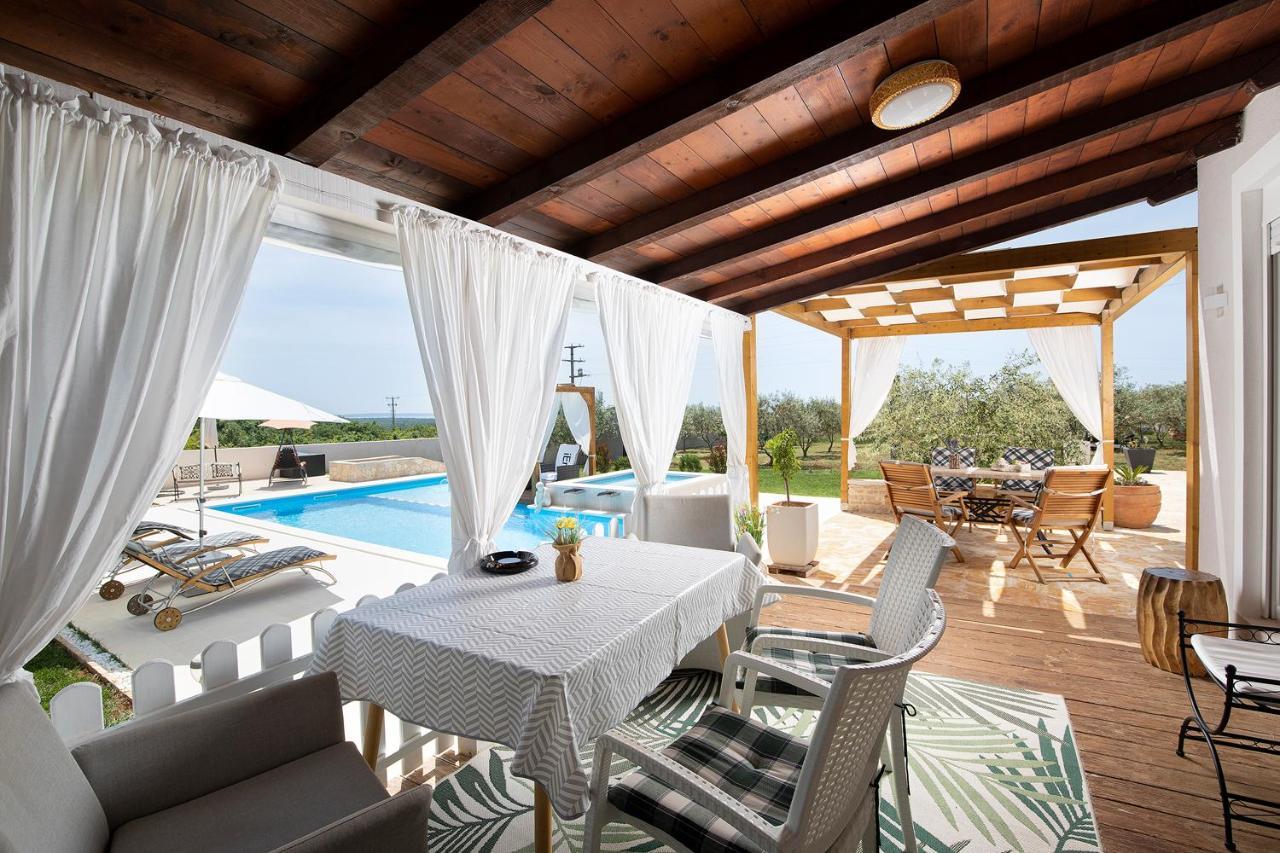 Holiday House Bilos Воднян Екстериор снимка