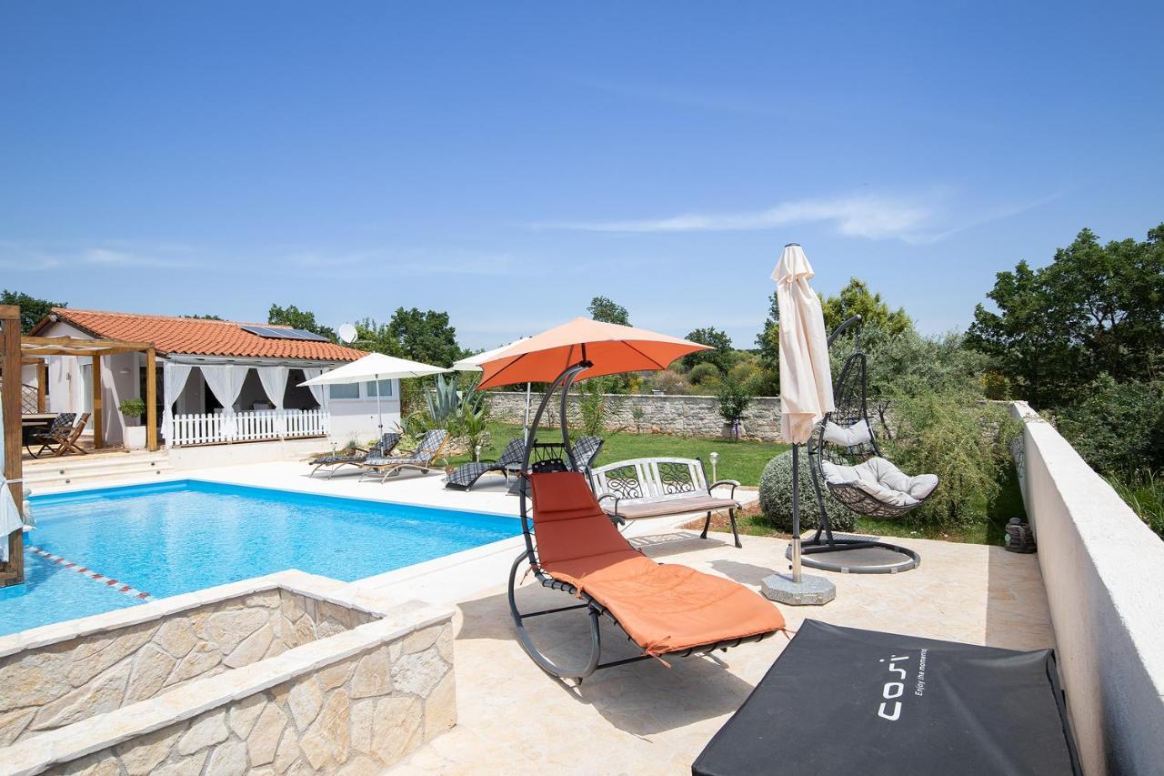 Holiday House Bilos Воднян Екстериор снимка