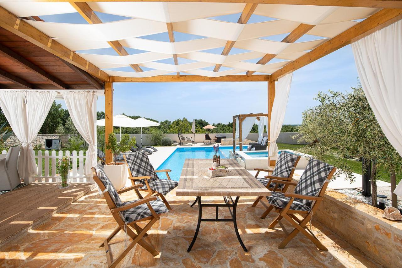 Holiday House Bilos Воднян Екстериор снимка