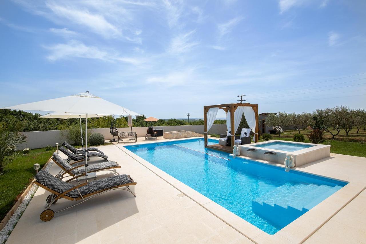 Holiday House Bilos Воднян Екстериор снимка
