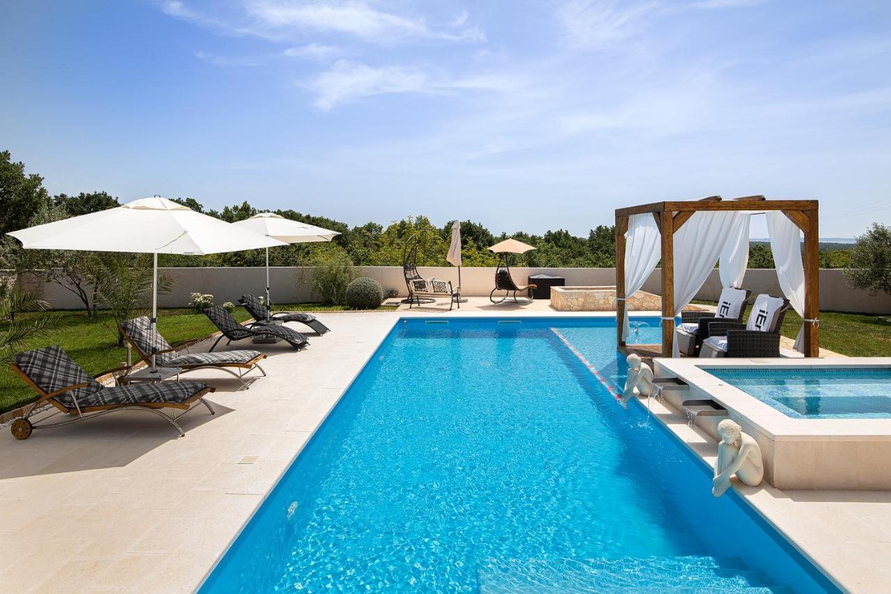 Holiday House Bilos Воднян Екстериор снимка