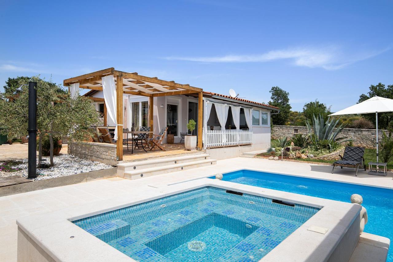 Holiday House Bilos Воднян Екстериор снимка