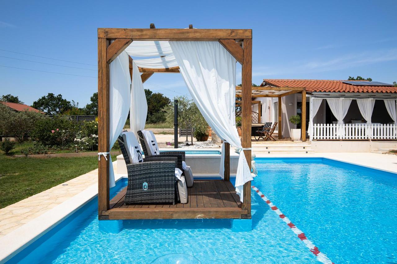Holiday House Bilos Воднян Екстериор снимка